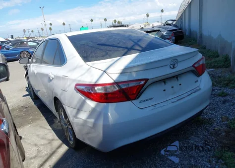 2017 Toyota Camry Se z USA, uszkodzony, nr VIN 4T1BF1FKXHU748017